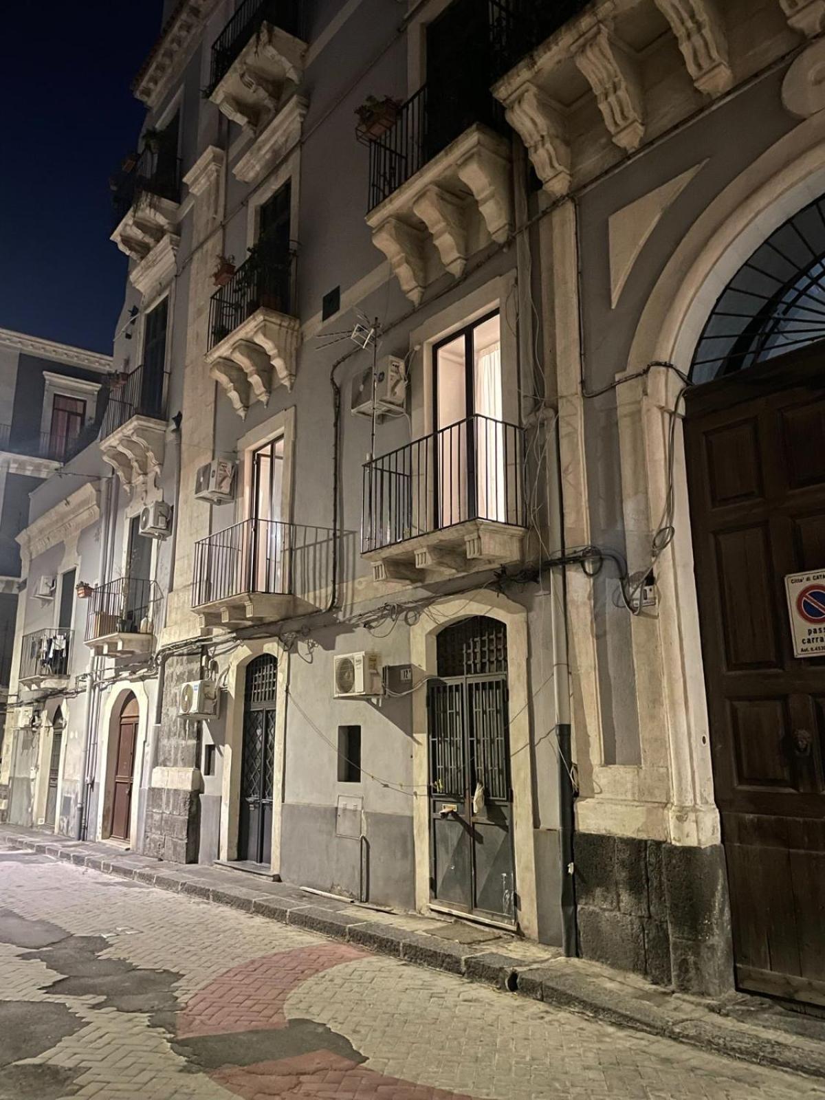 La Casa Di Carta Al Duomo Apartment Catania Luaran gambar