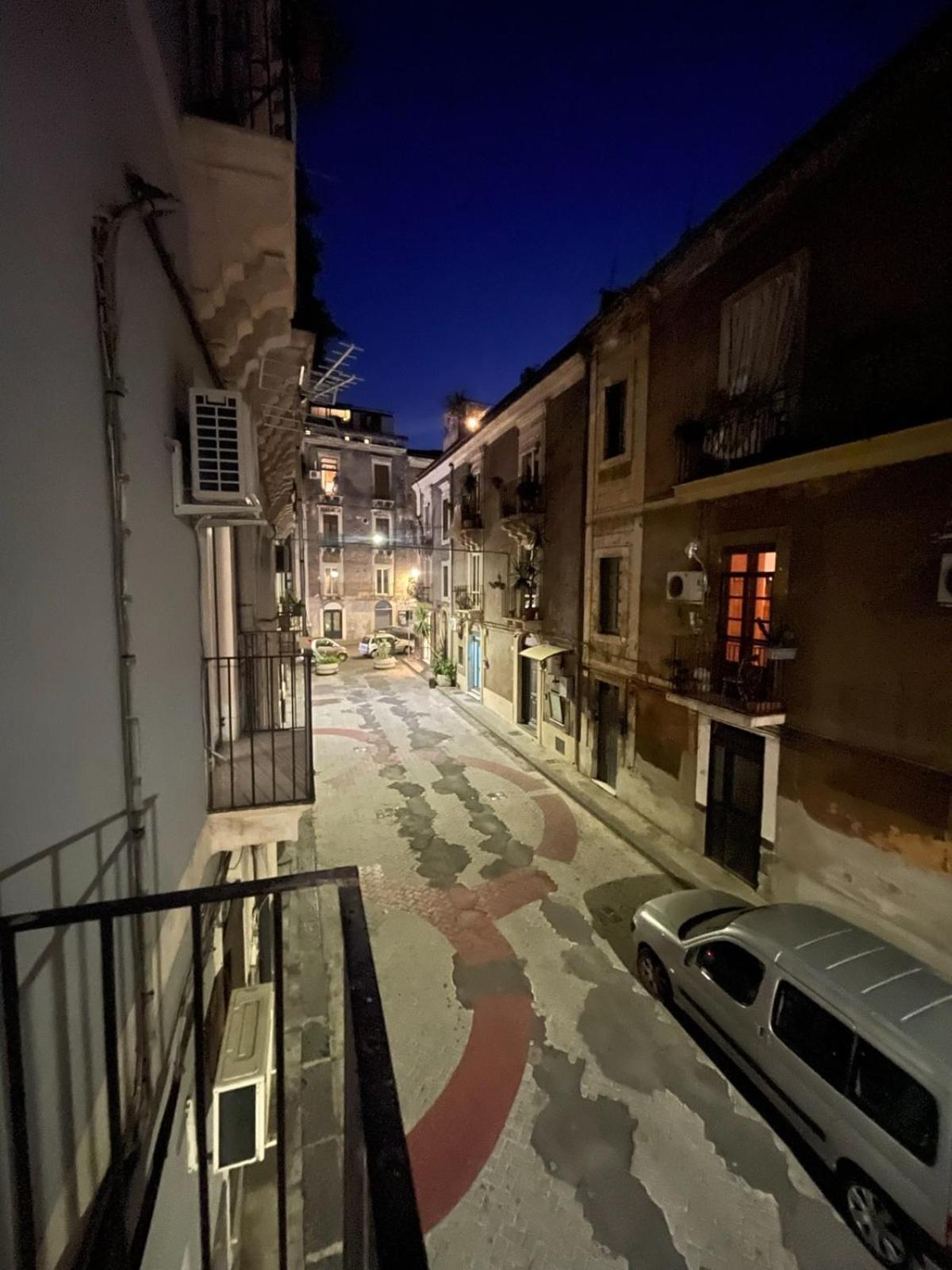 La Casa Di Carta Al Duomo Apartment Catania Luaran gambar